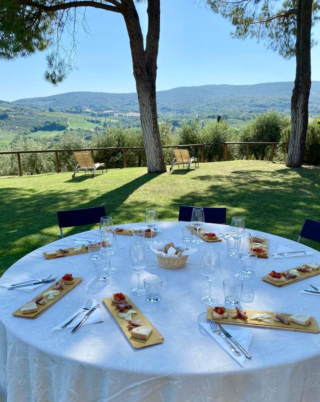 Fattoria Abbazia Monte Oliveto Vila San Gimignano Exterior foto